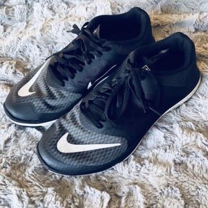 Nike Women’s FS Lite Run 3 Running Workout Shoes